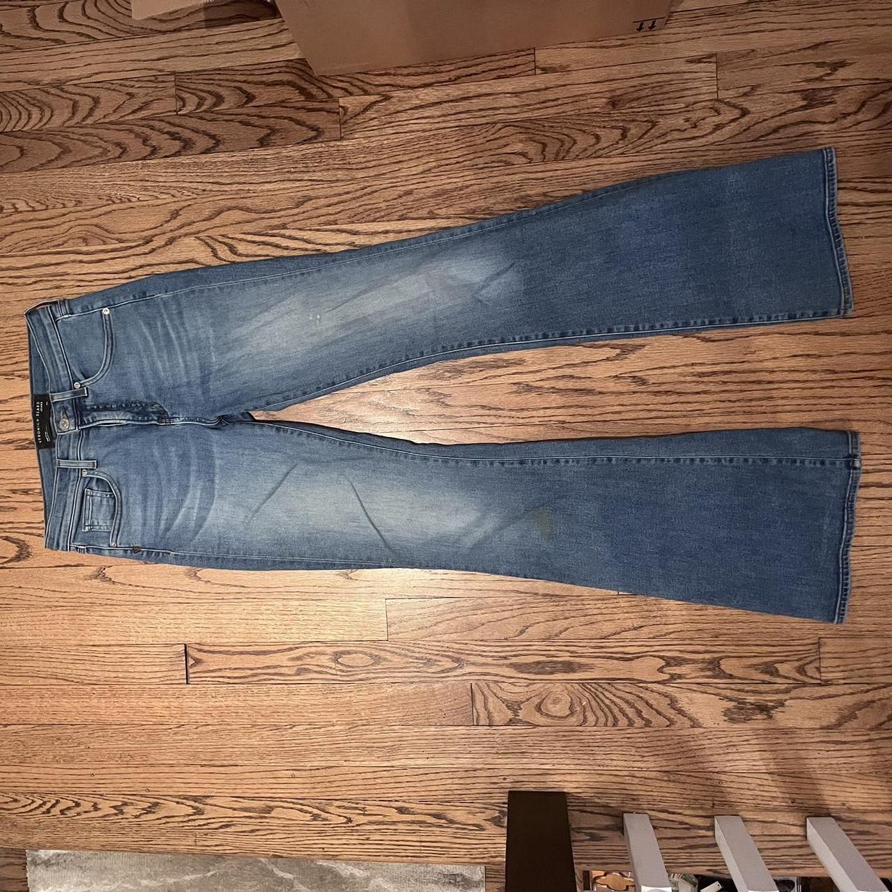 item listed by lia_don