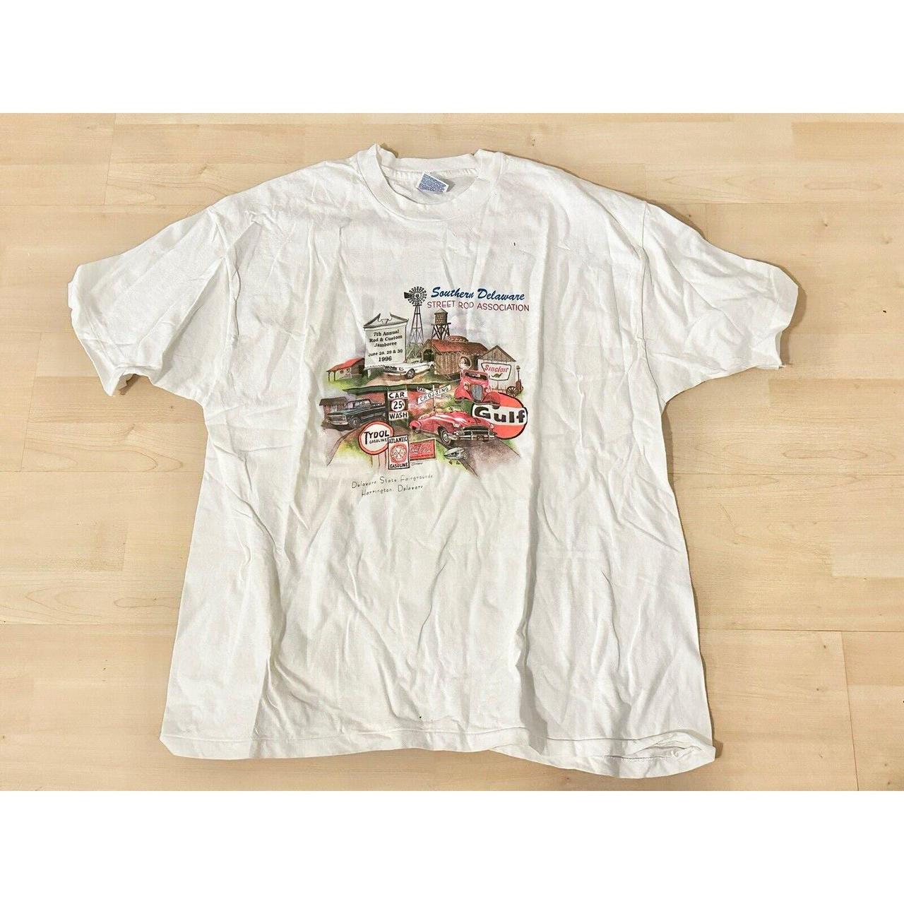 This vintage Hanes t-shirt is a must-have for any