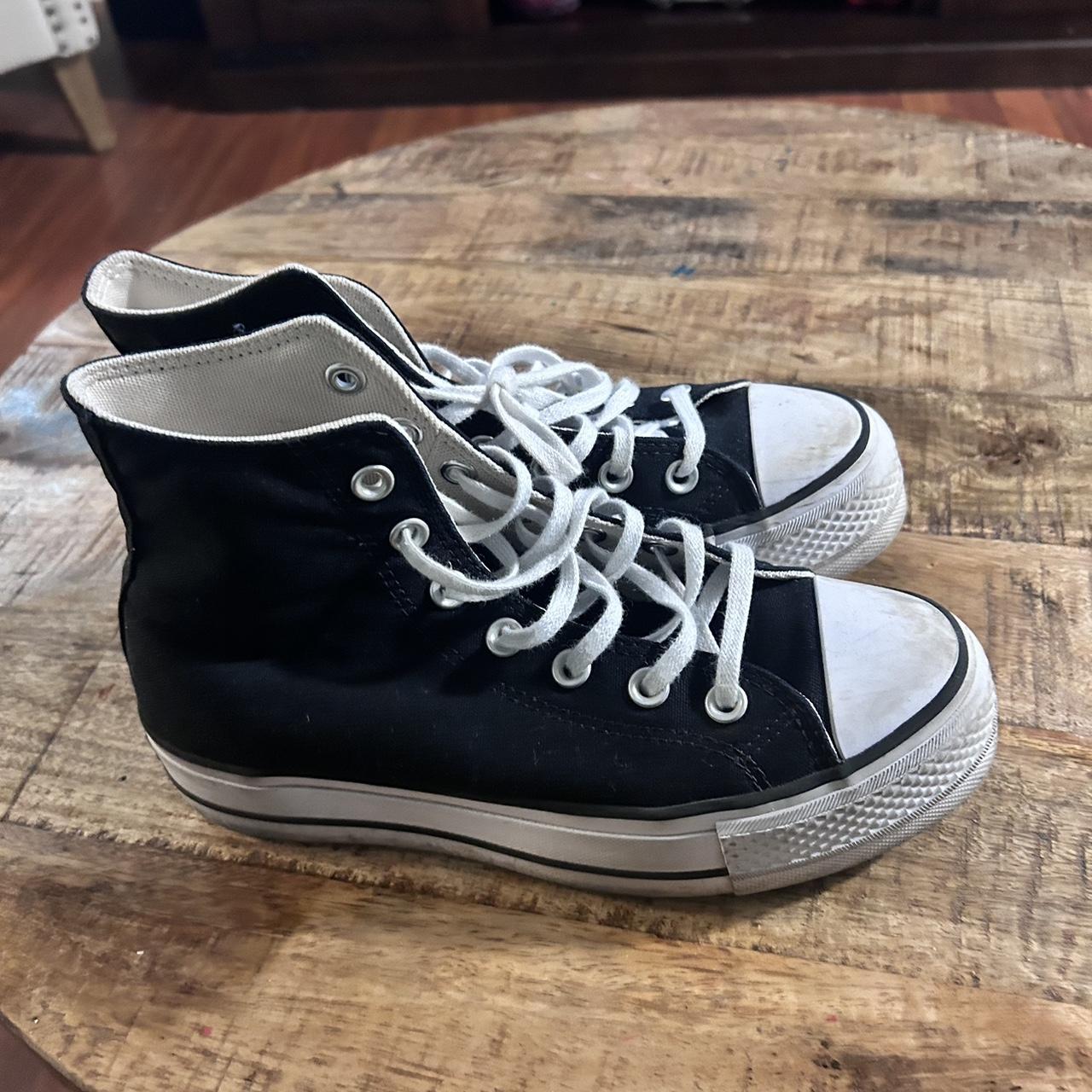 Converses size 6.5 womens