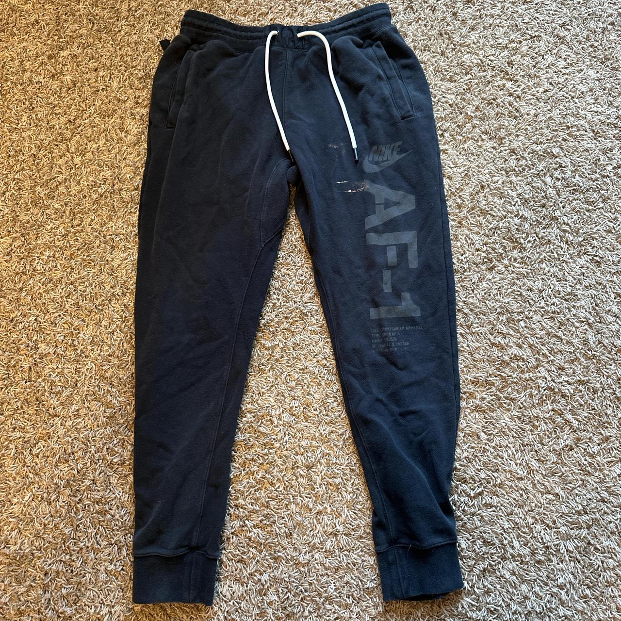 Black Nike Air Force-one pants size L a stain