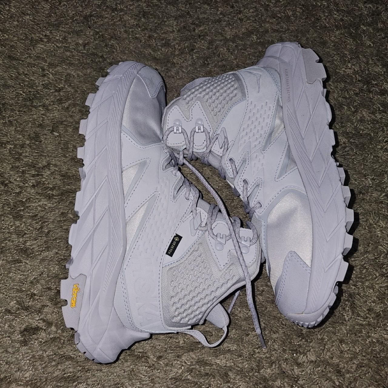 hoka one one mid
