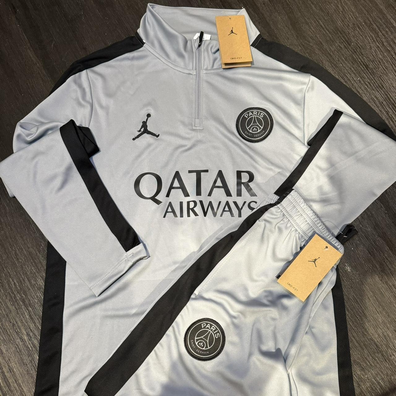 PARIS SAINT-GERMAIN ジャージ QATAR AIRWAYS Nike Paris Saint Germain Qatar Airways Womens Large Polo Jersey