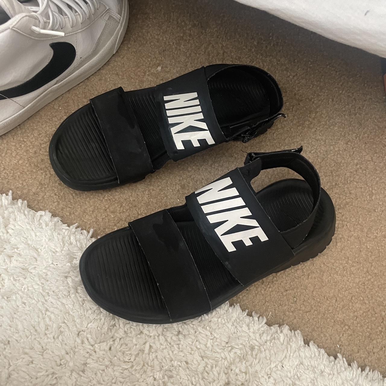 Nike tanjun sandals tumblr best sale