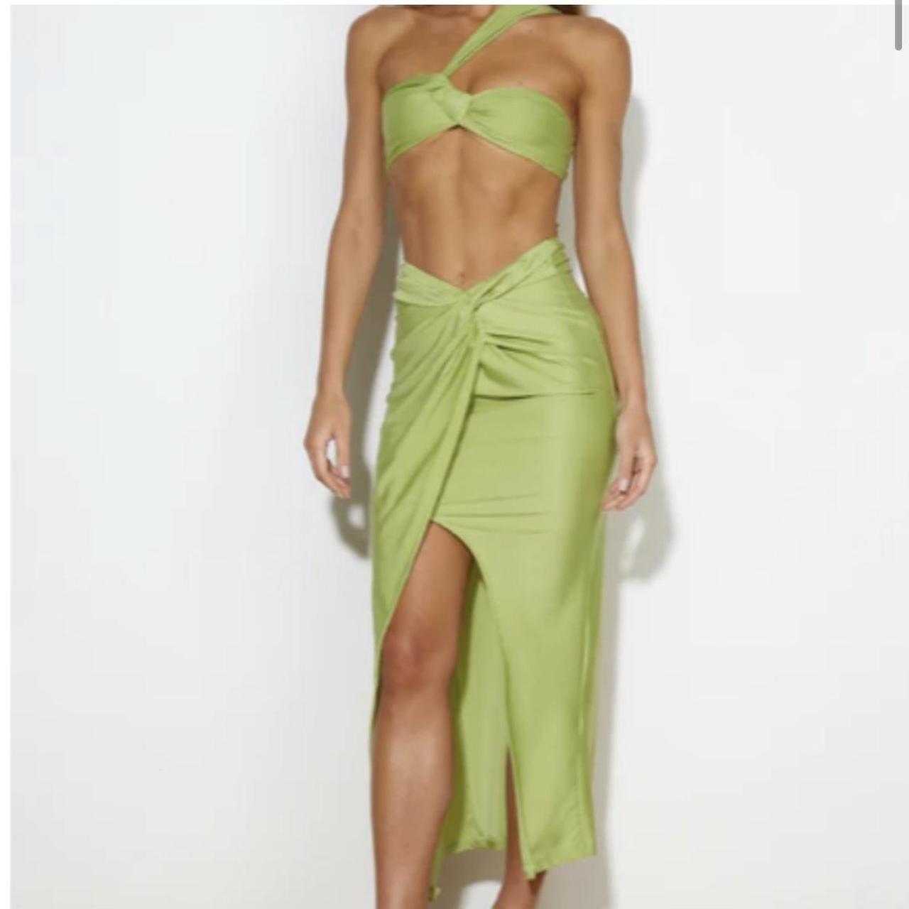 item listed by diyacantstopbuyingclothes1212