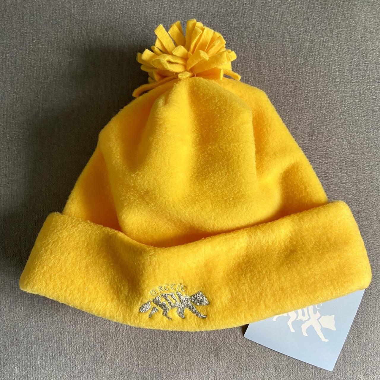 POM POM FOX PALE YELLOW POM POM FOX PALE YELLOW