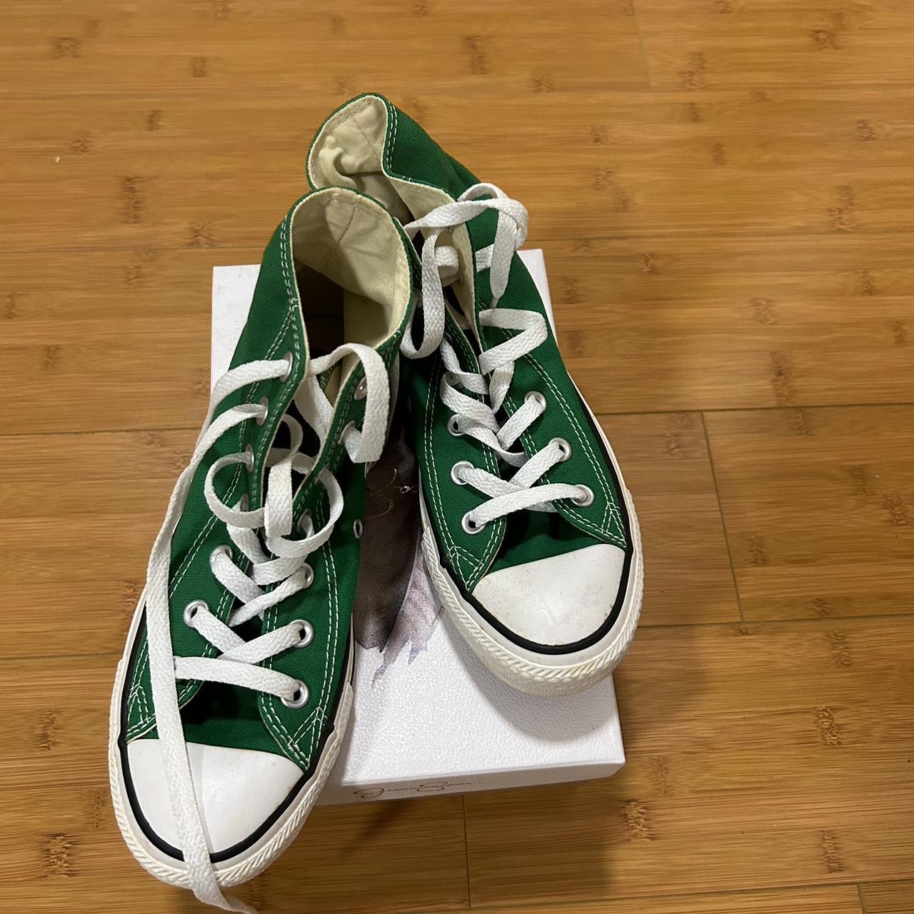 Woman’s Green Converse worn once - Depop