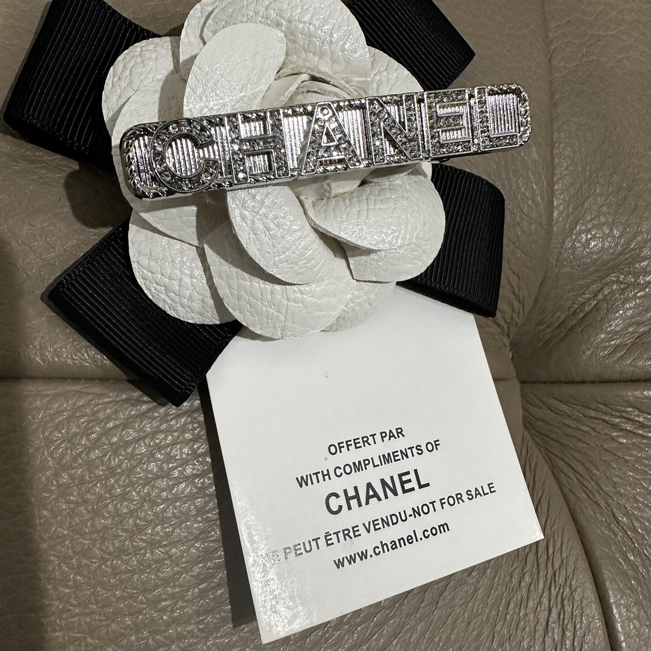 Chanel hair pin - Depop