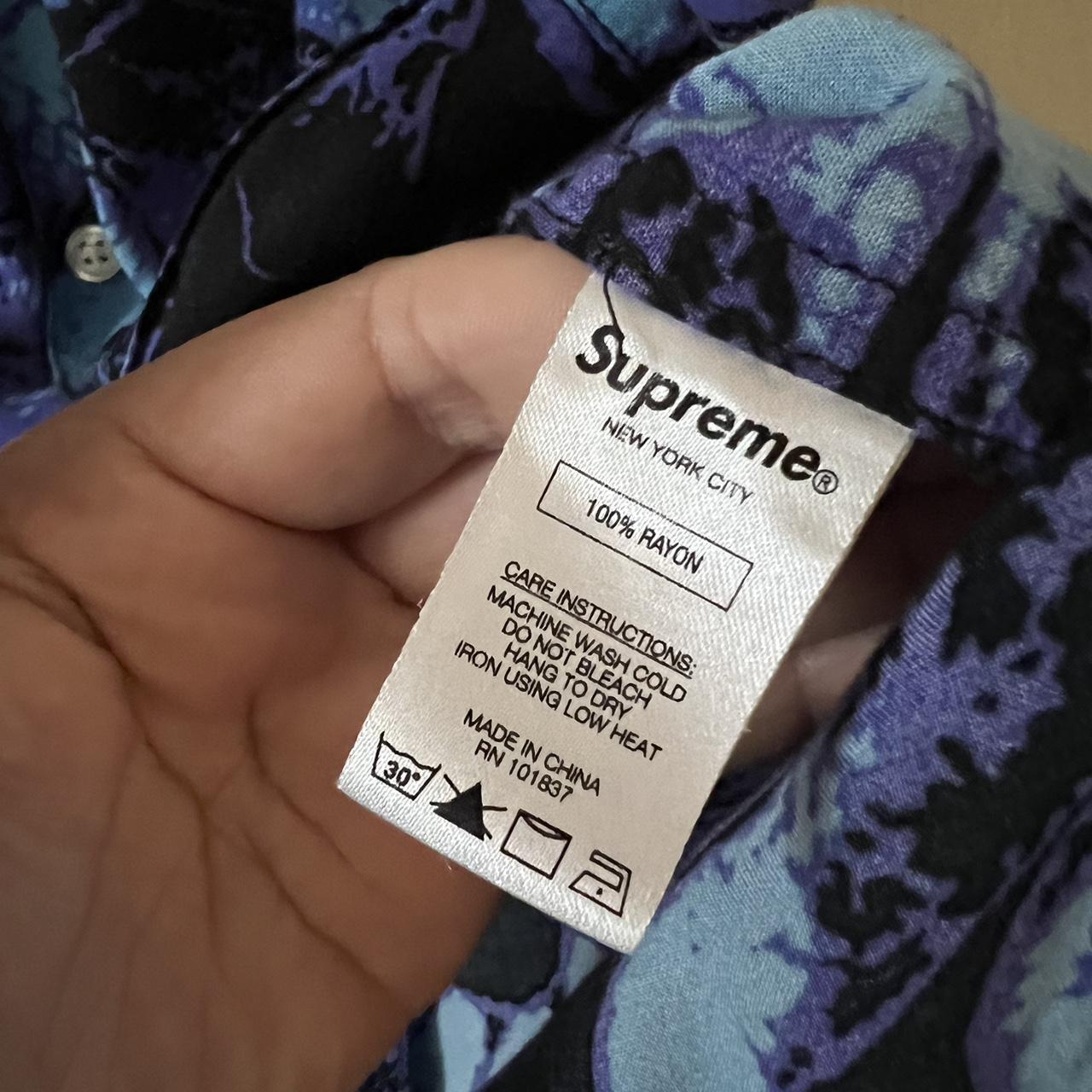 Supreme Daisy rayon shirt , Size large , No flaws...