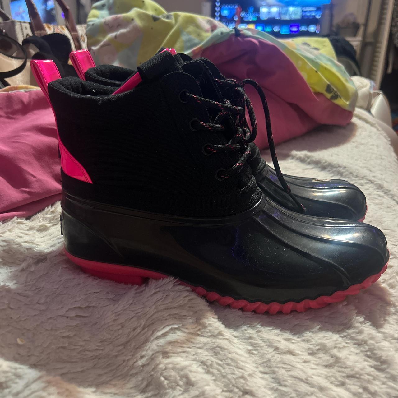 womens duck boots pink