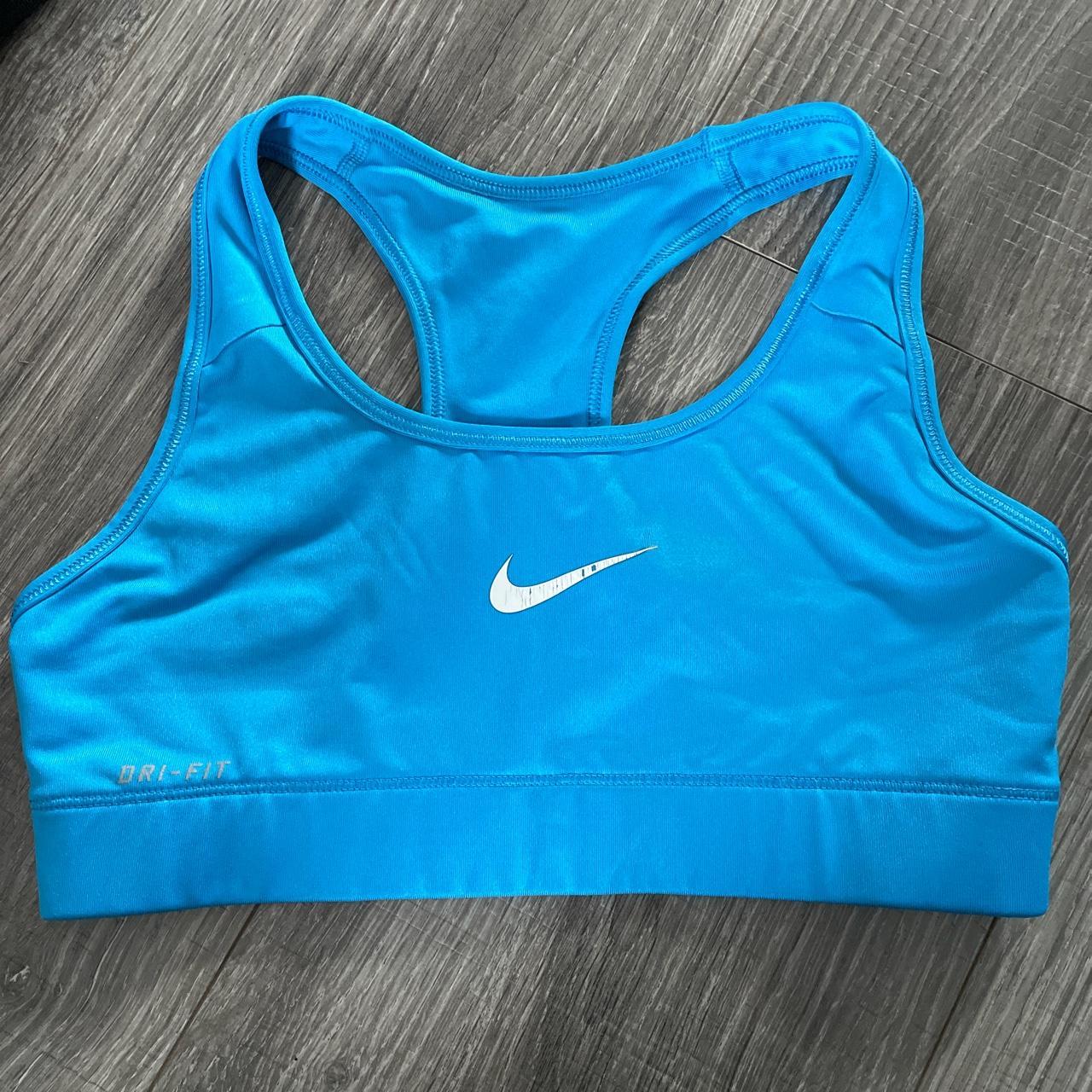 Nike sports bra Xs Good condition - Depop