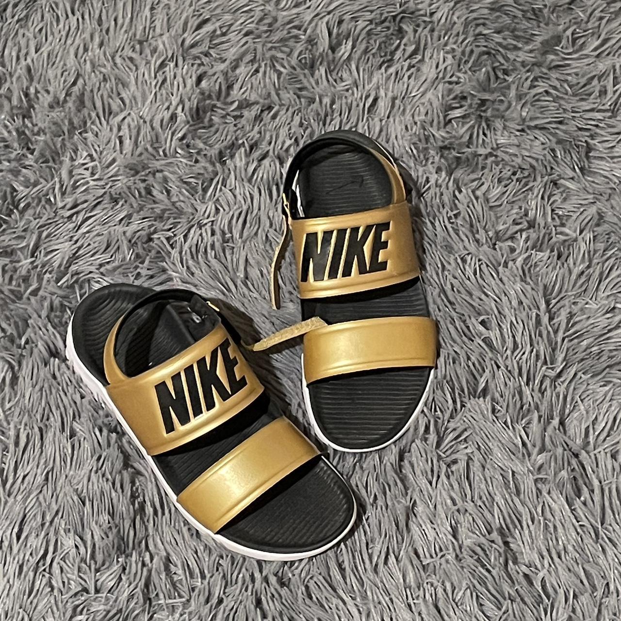 nike sandals with matching bag