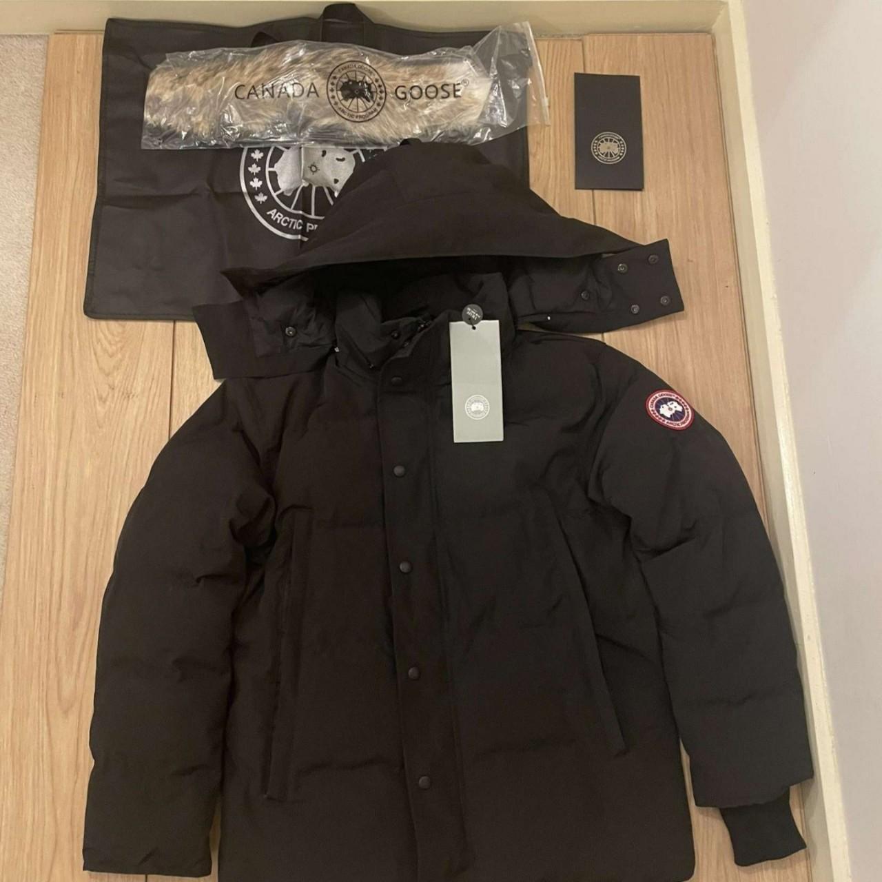 Selling canada 2024 goose jacket