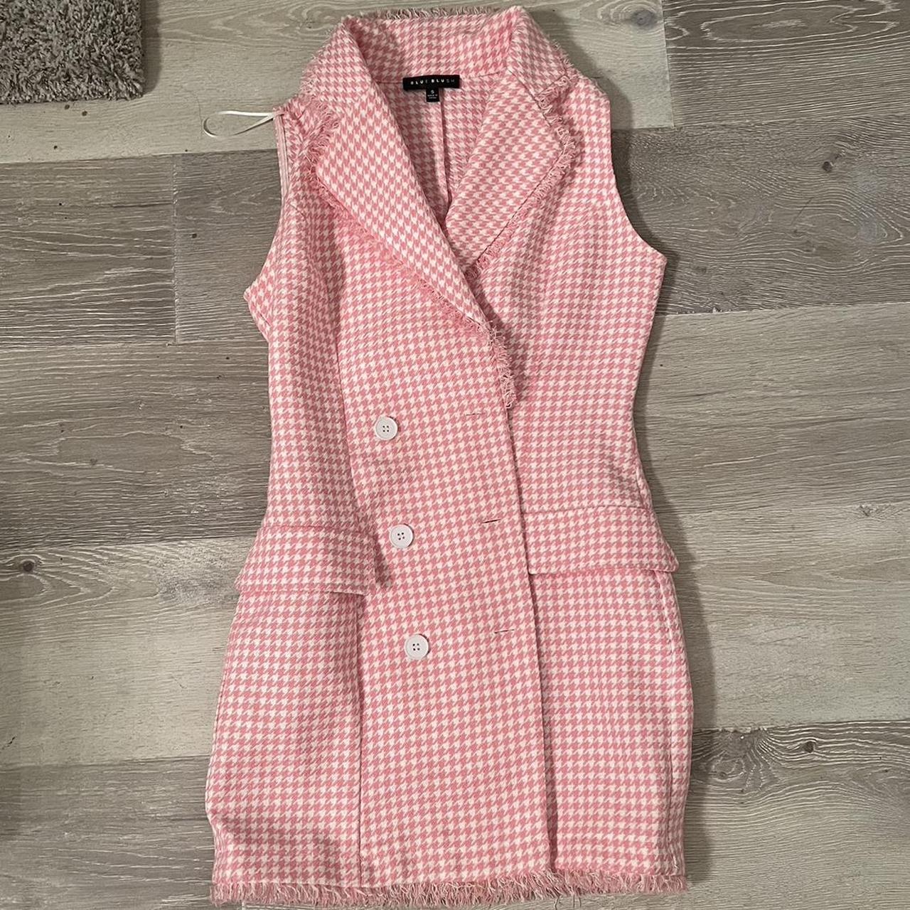 Pink and white houndstooth sleeveless blazer dress. Depop