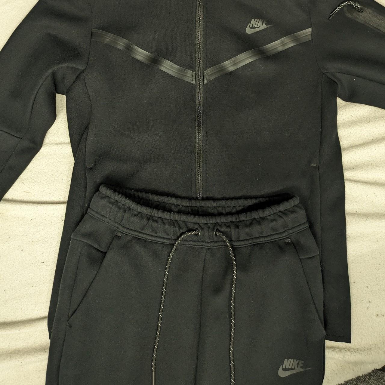 nike tech fleece suit mens