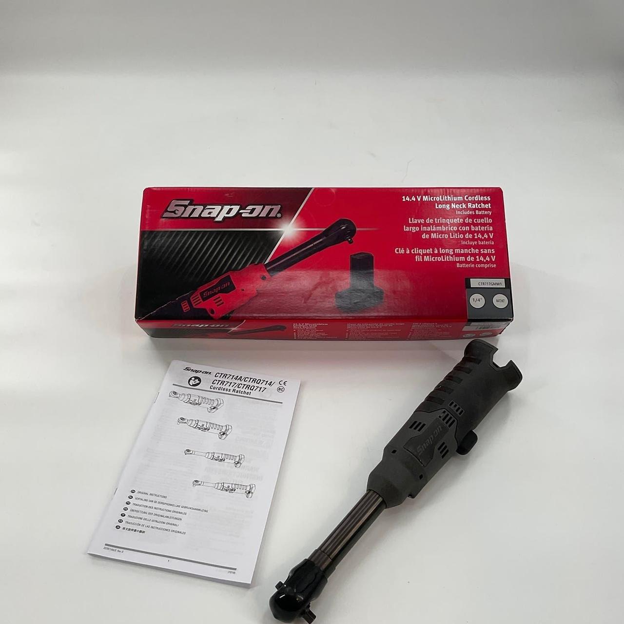 Snap on outlet ctr717