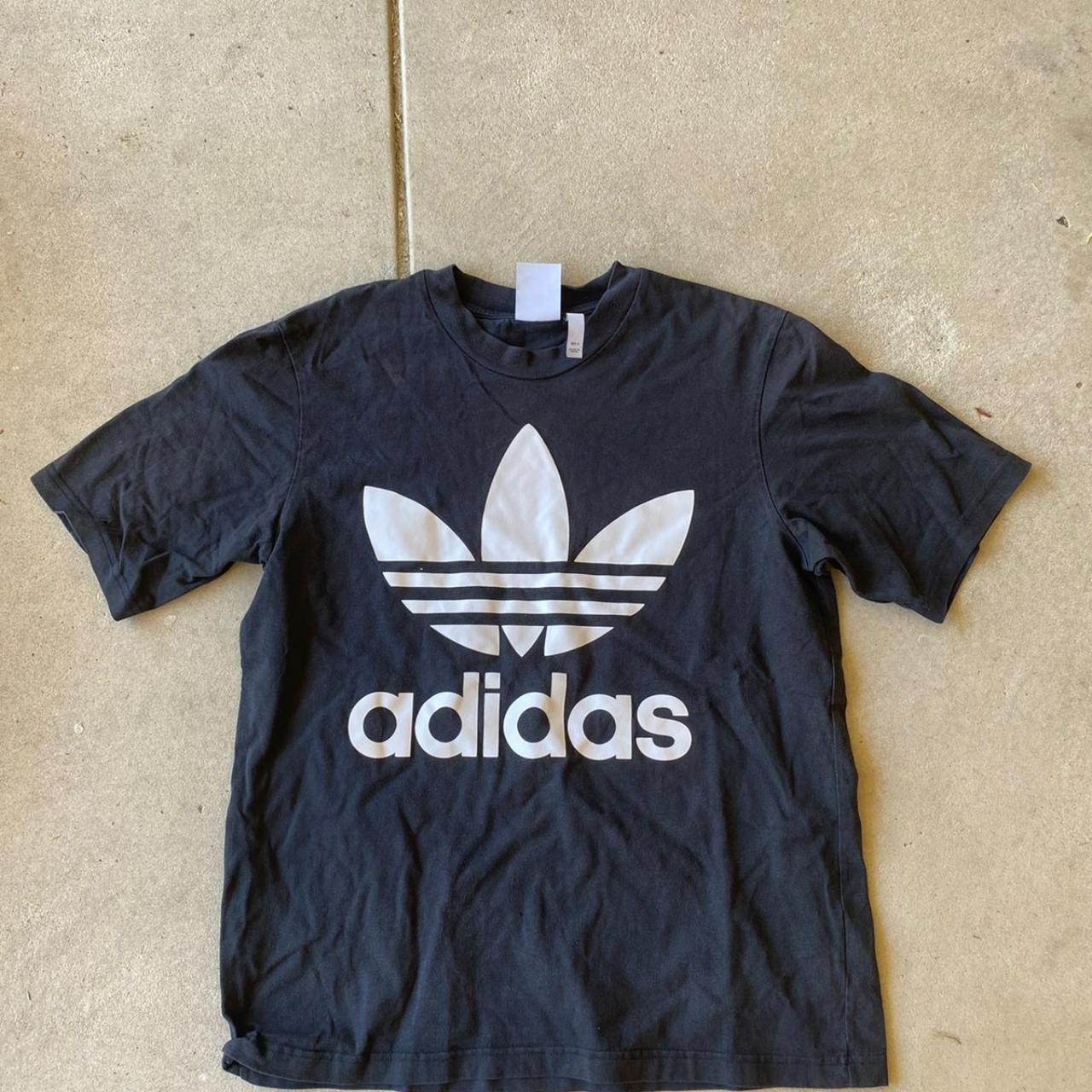 Adidas Tshirt - Depop