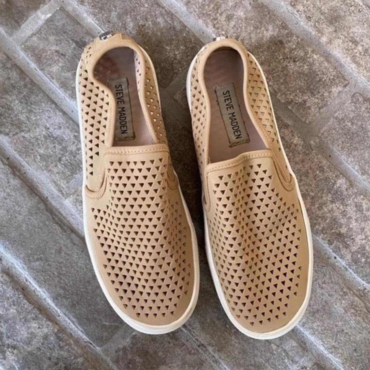 Steve Madden ELOUISE SLIP ON Size 6.5 Perforated