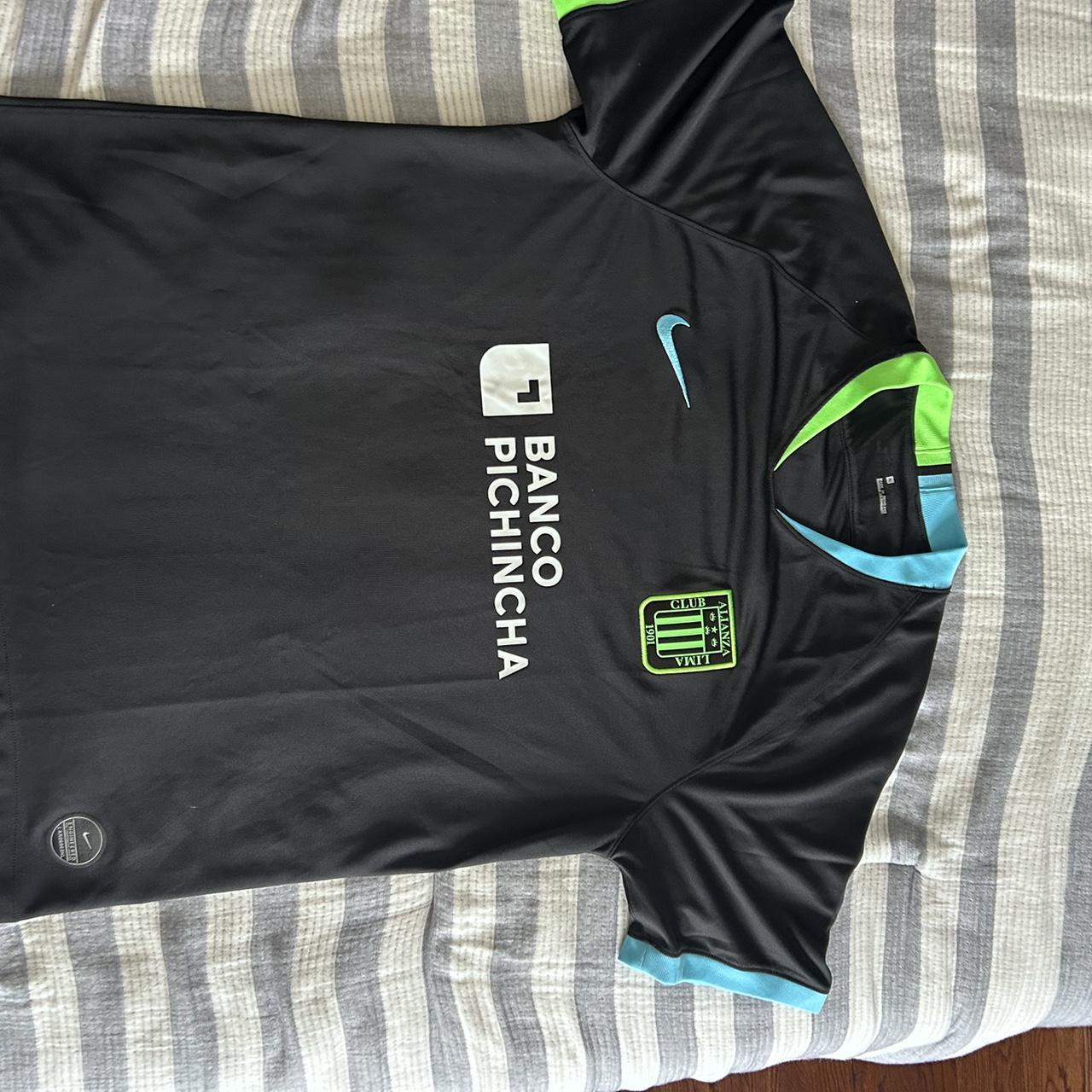 Alianza Lima jersey,peeling on the size tag Depop