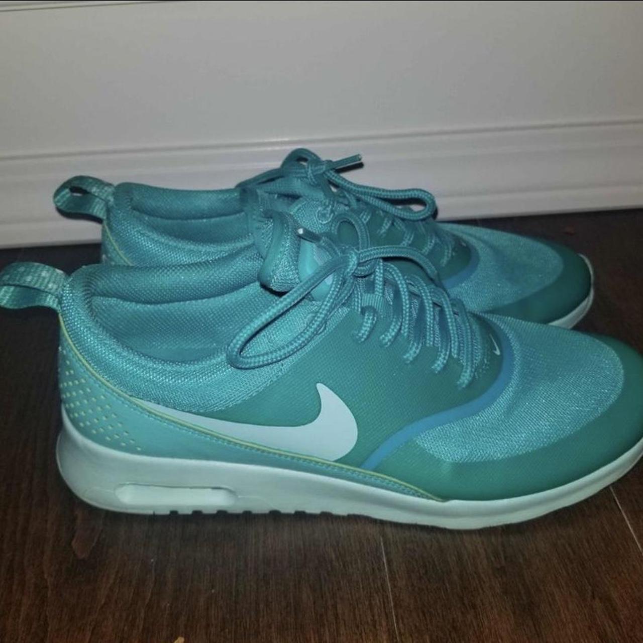 Womens blue nike air max thea. They are size 7.5 and