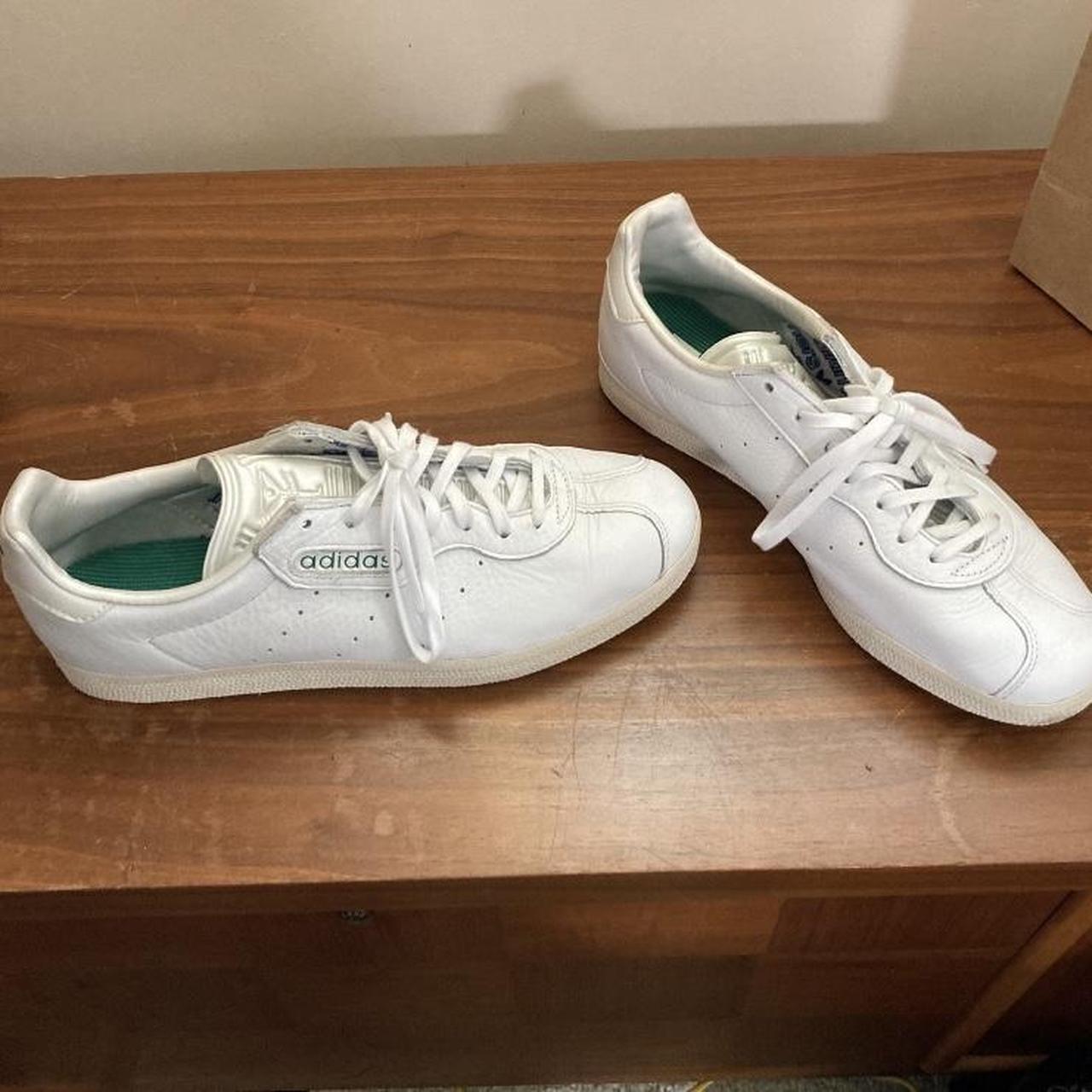 Adidas gazelle 2025 white size 10