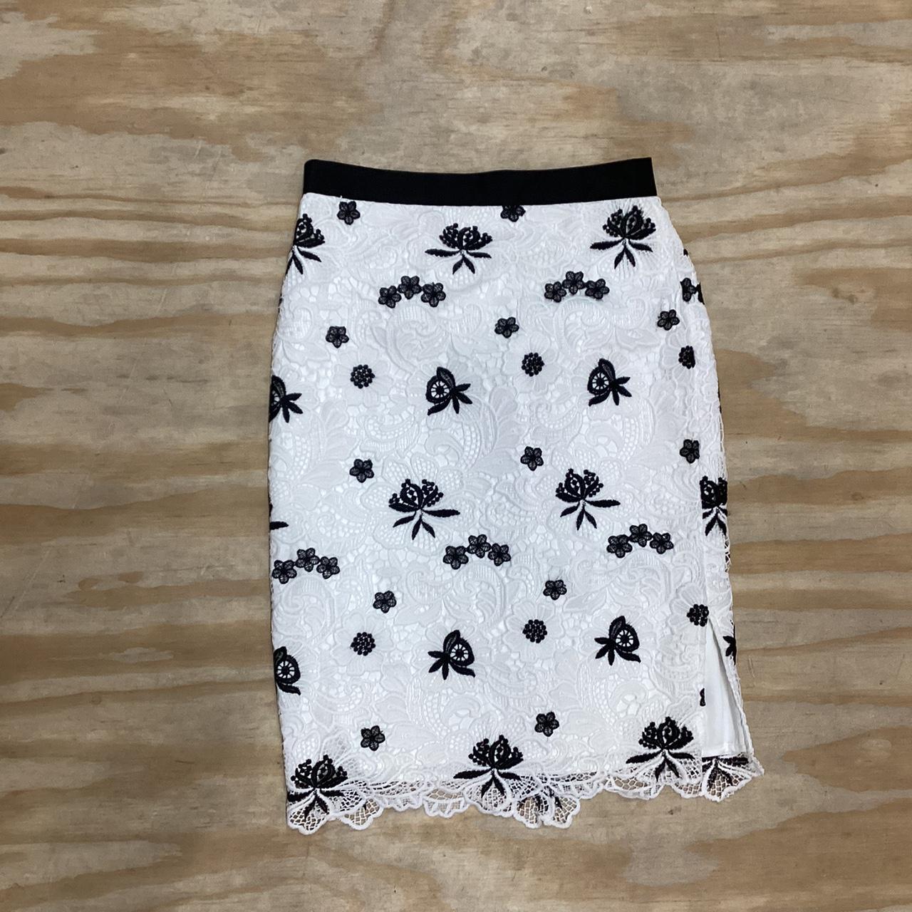 White House Black Market Black Lace Trim Polka Dot - Depop