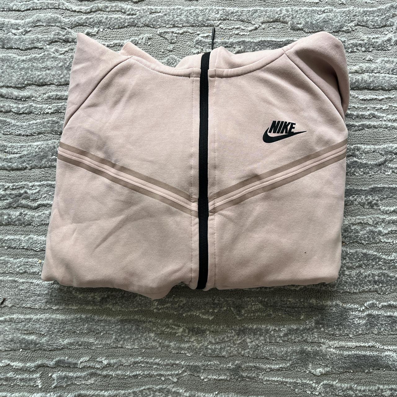 mens pink nike tech