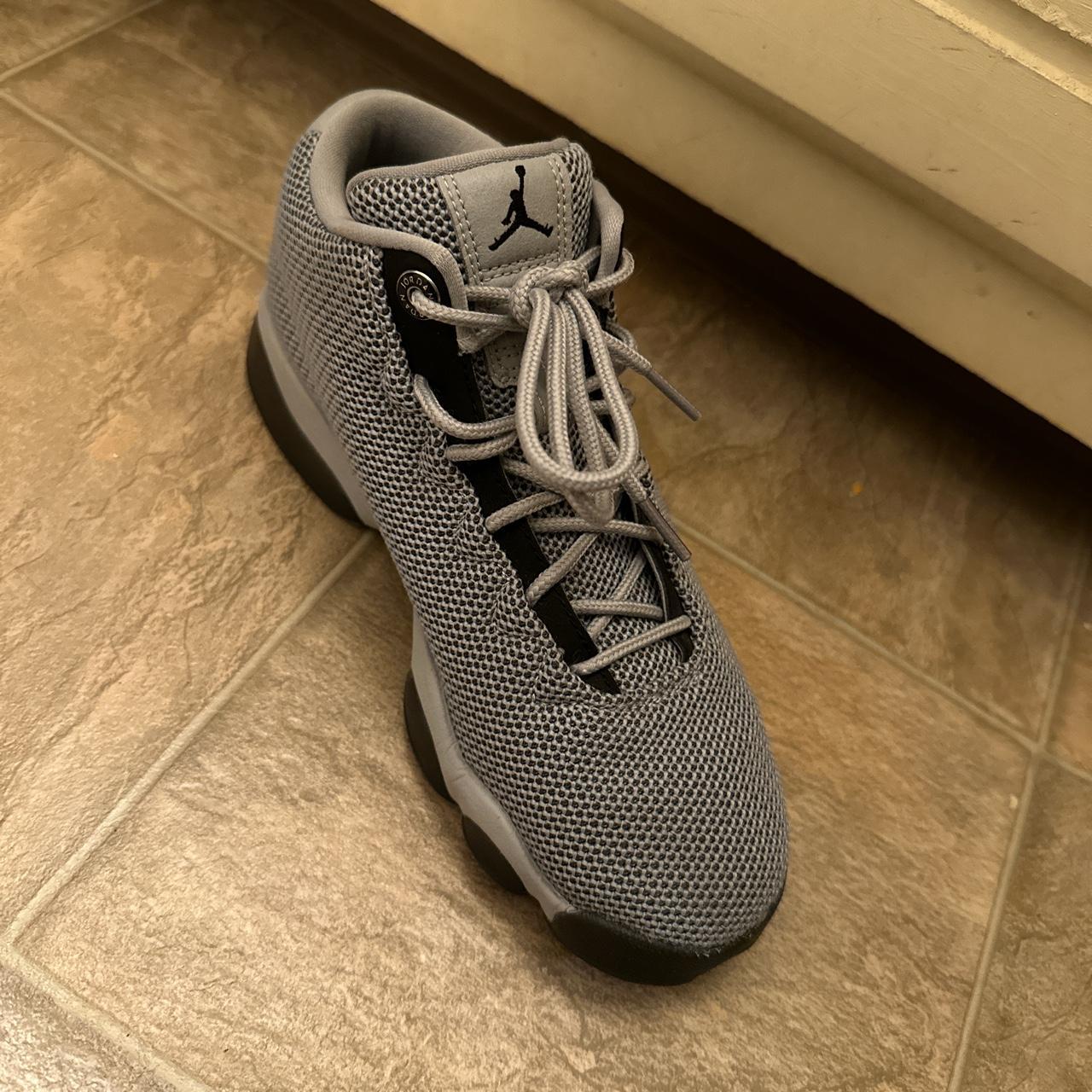 jordan horizon low grey