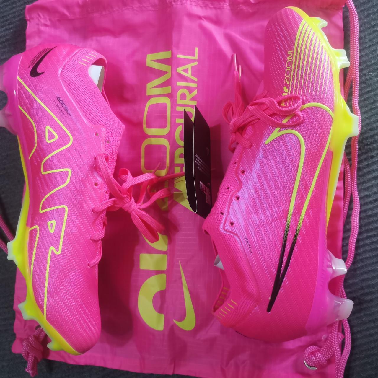mens pink nike soccer cleats