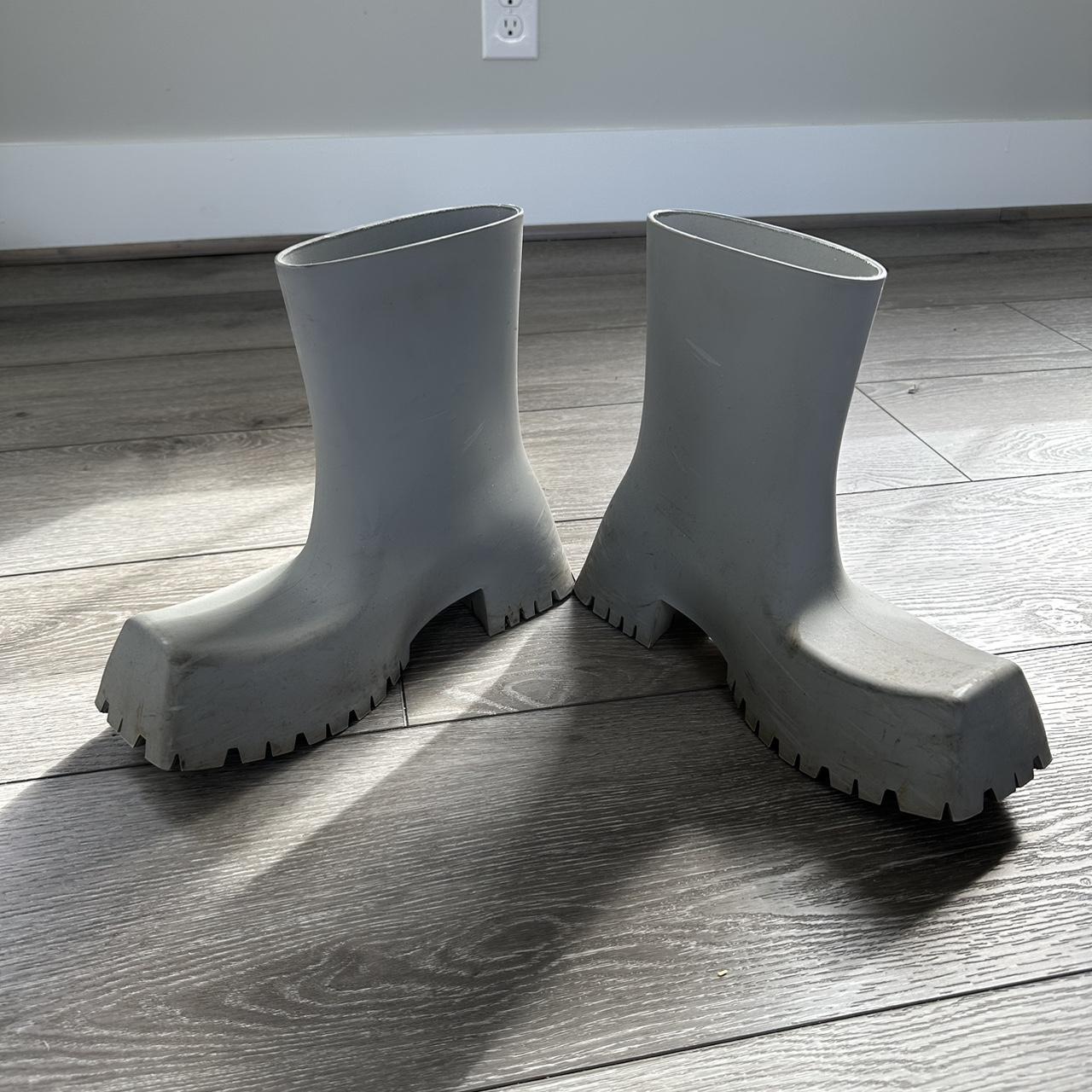 Balenciaga trooper boots