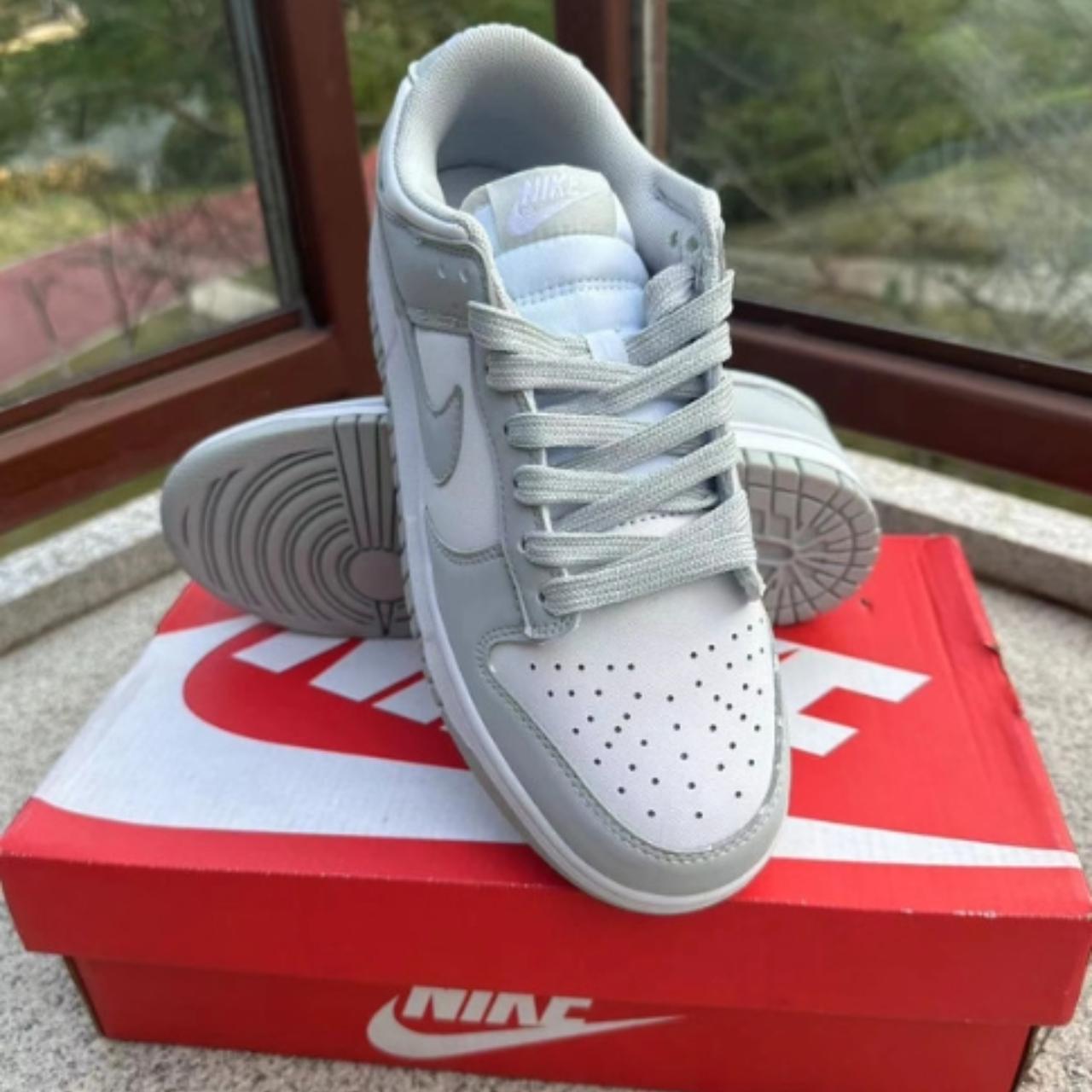 womens nike dunks white