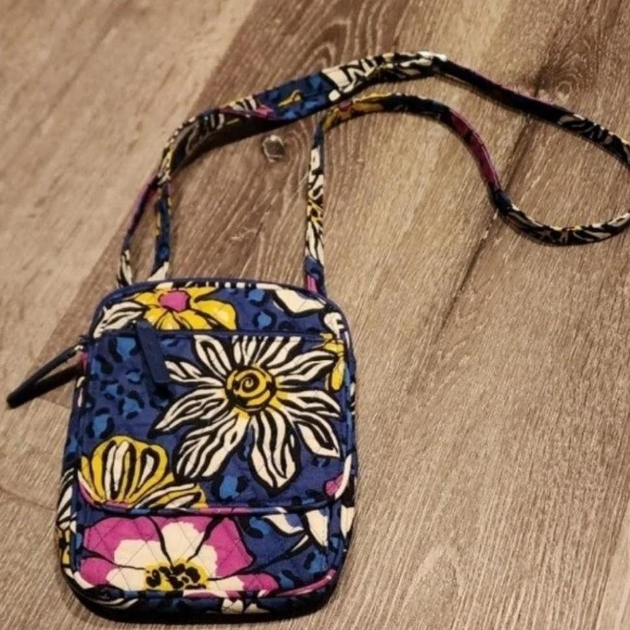 Vera Bradley fun floral crossbody. Great condition. - Depop