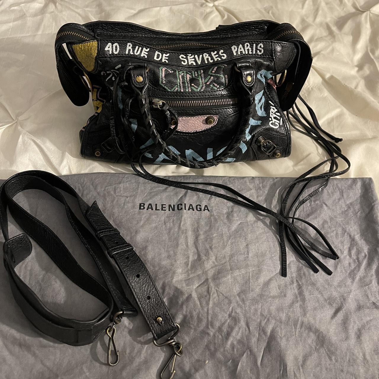 バッグ balenciaga city bag Balenciaga graffiti city bag, great condition comes | Depop