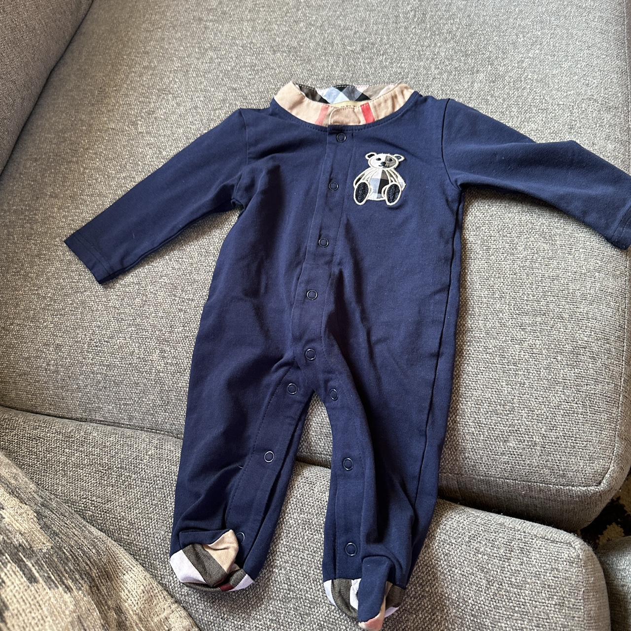 Burberry clearance baby sleepsuit