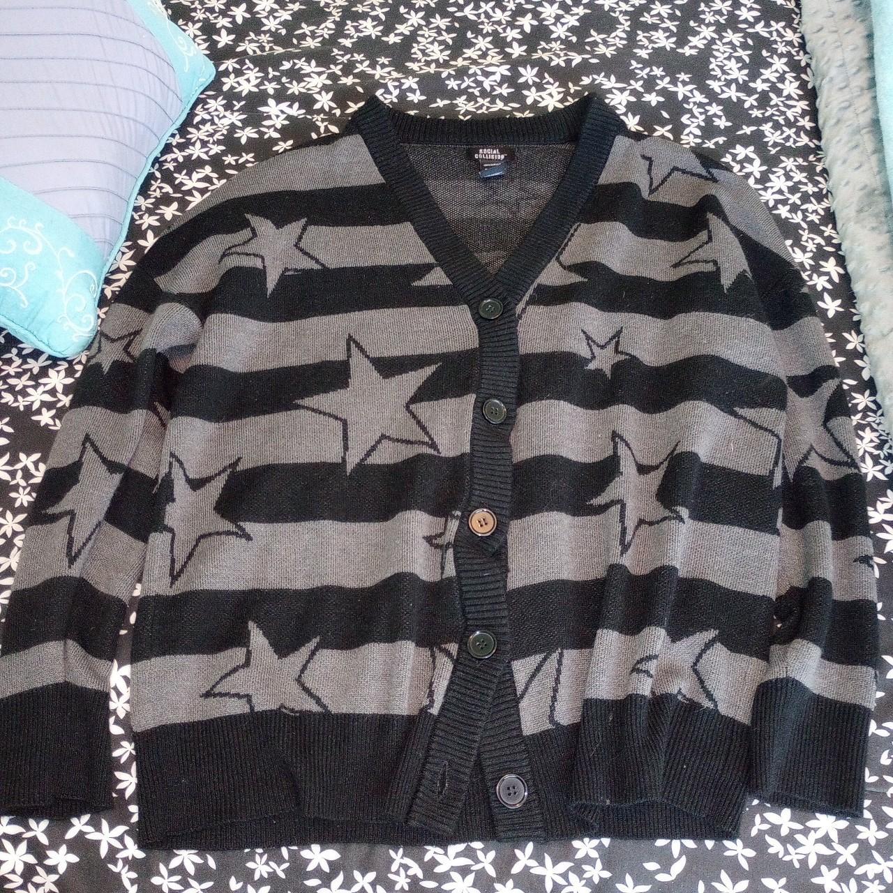 Hot Topic Black and Gray Star Cardigan Super cute... - Depop
