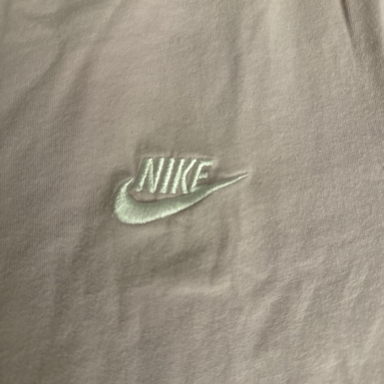 mens pink nike t shirt