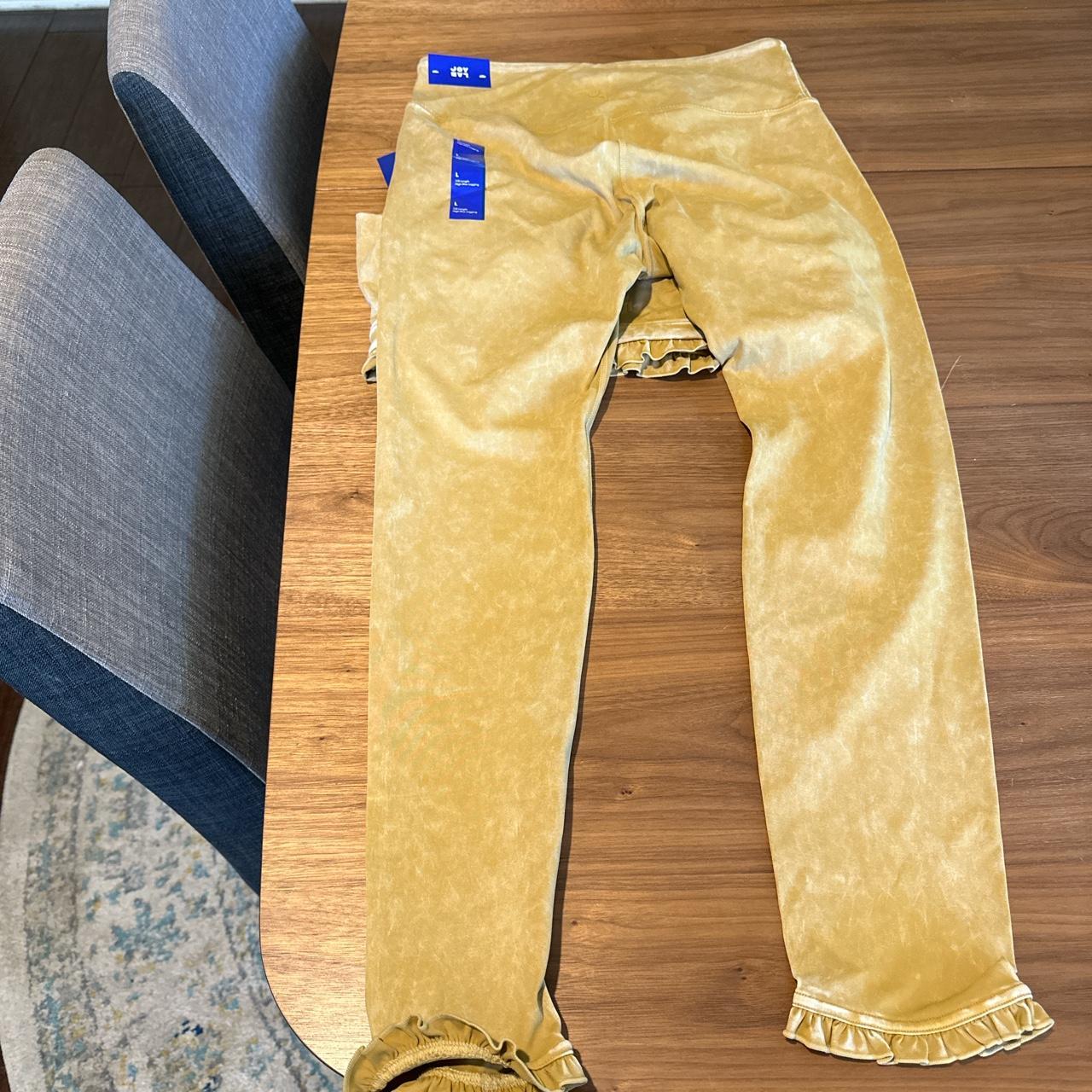 Large joy lab leggings and XLarge matching bralette... Depop