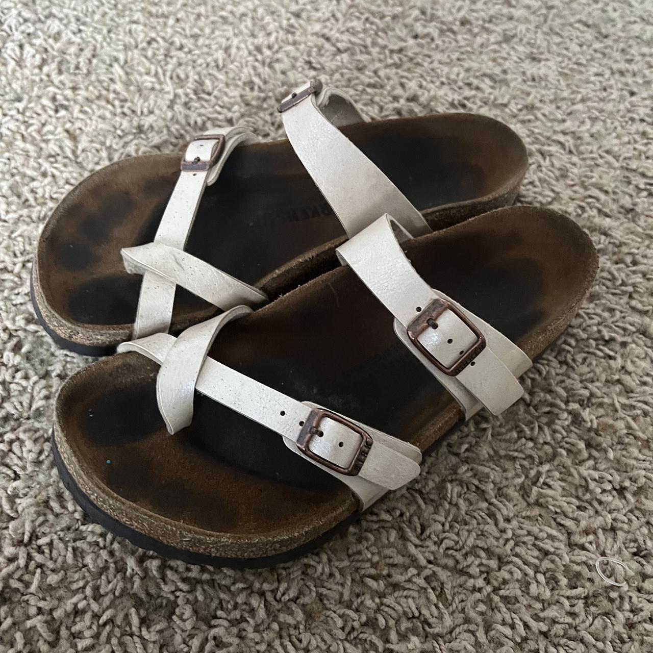 Toe best sale strap birks