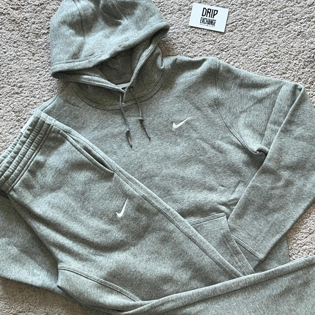 grey nike track suit