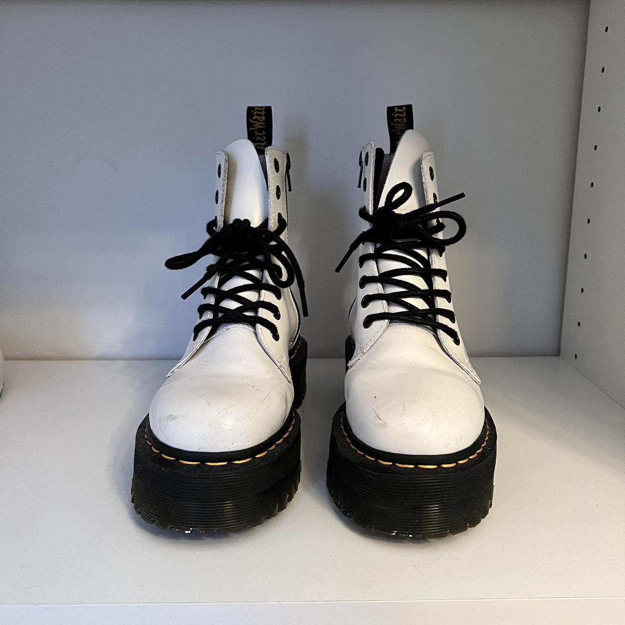 White dr fashion martens size 5