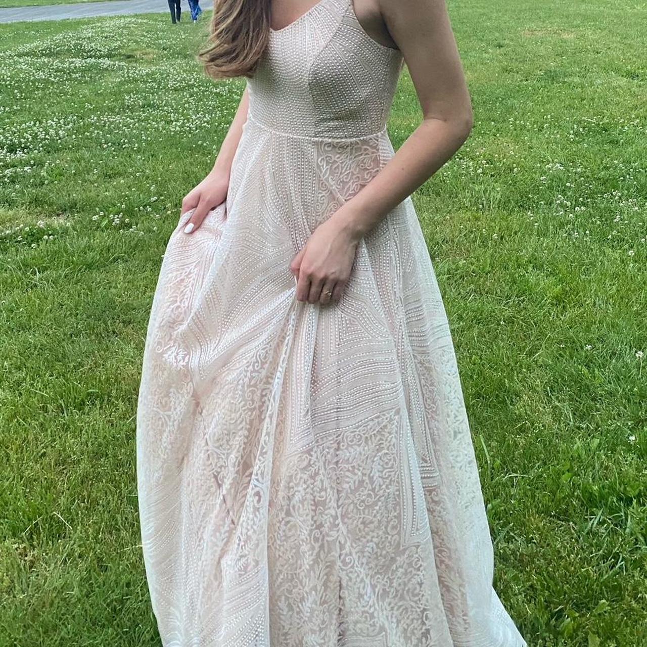 item listed by carlyvande
