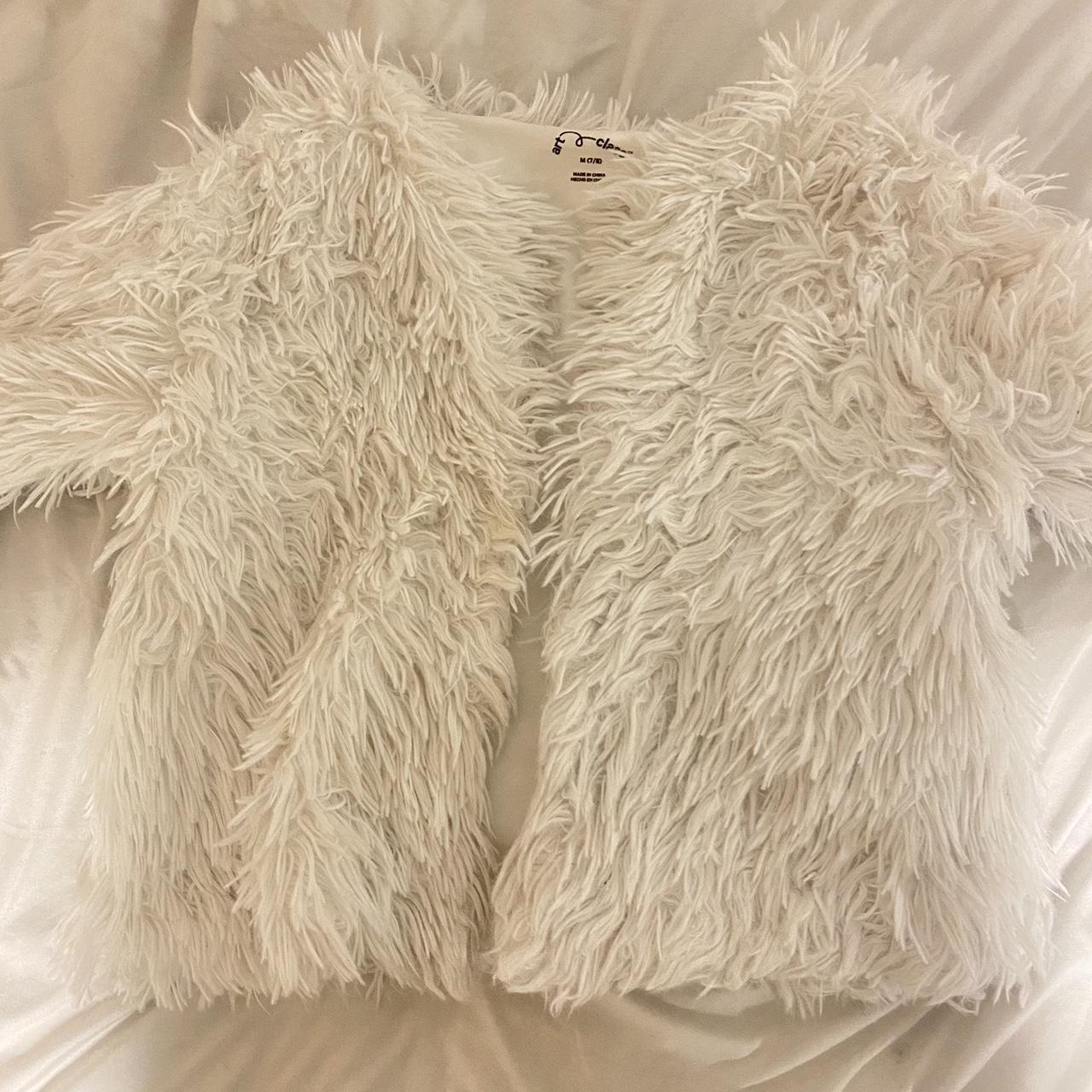 💋Y2K Bratz Inspired White Cropped Mini Fur Jacket - Depop