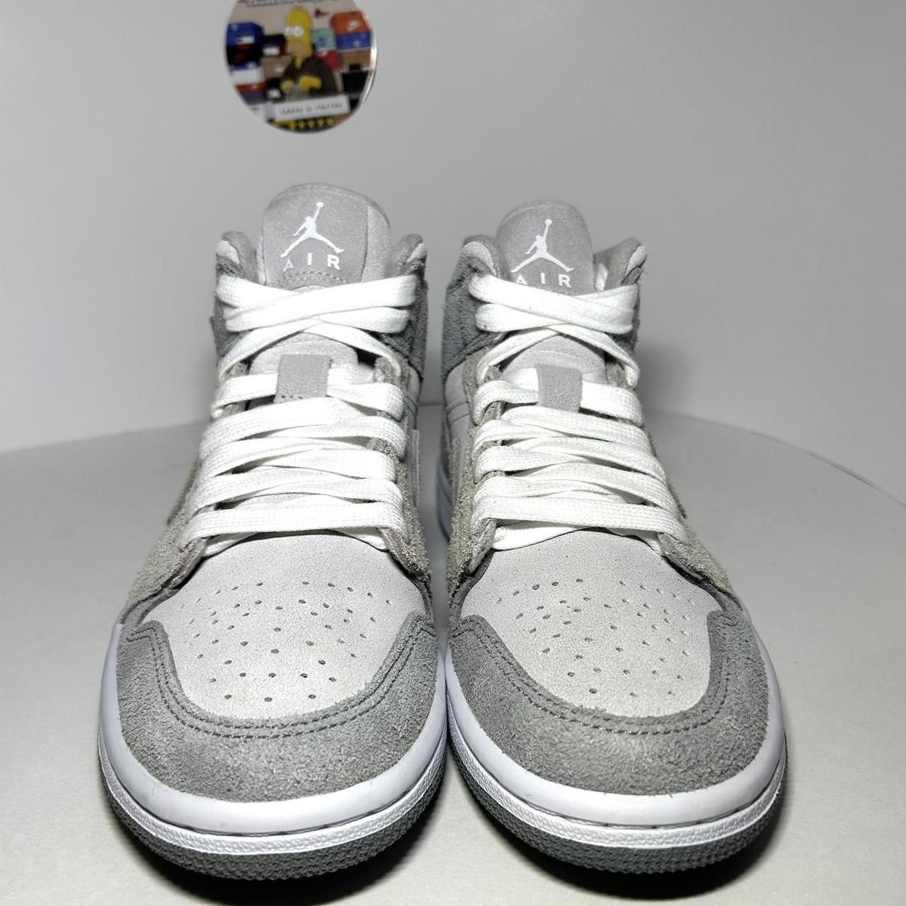 particle grey jordan 1 mid