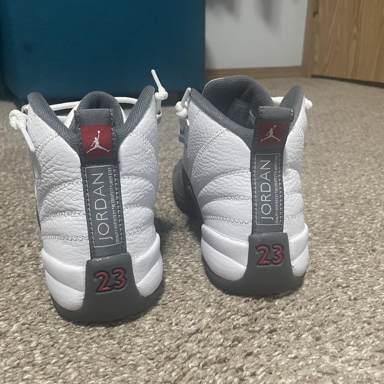 Boys hot sale jordan 12s