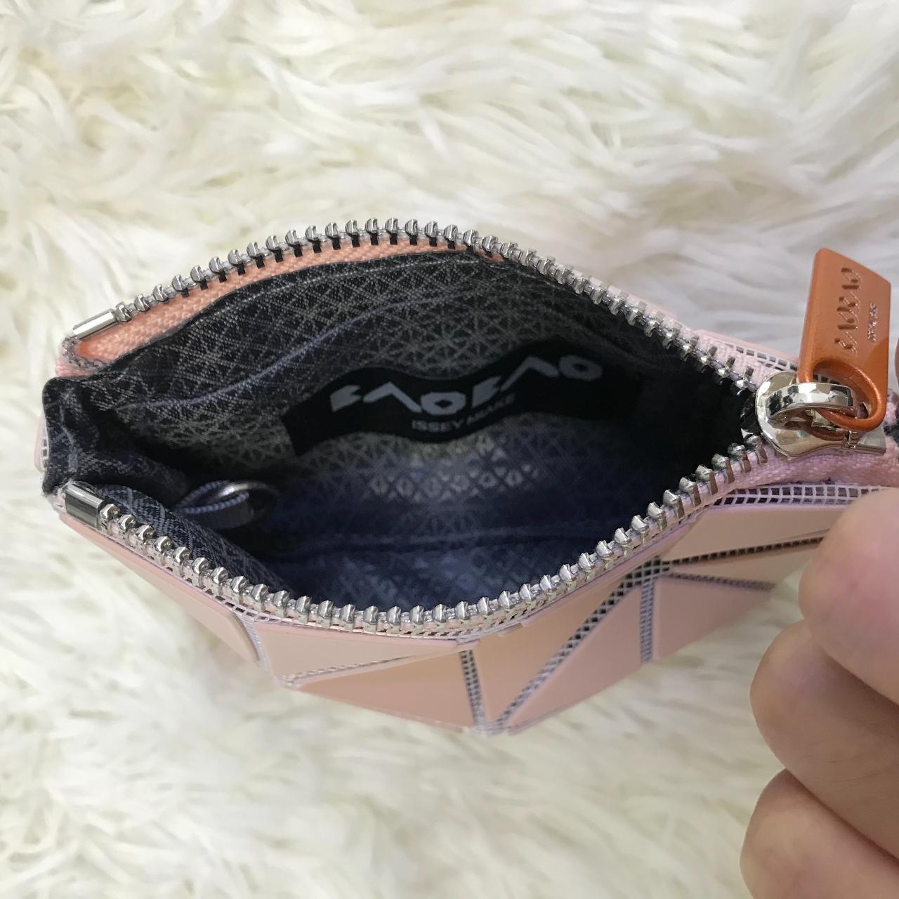 小物 BAO BAO ISSEY MIYAKE CLAM WALLET TRES CLAM WALLET – ISSEY MIYAKE ONLINE STORE