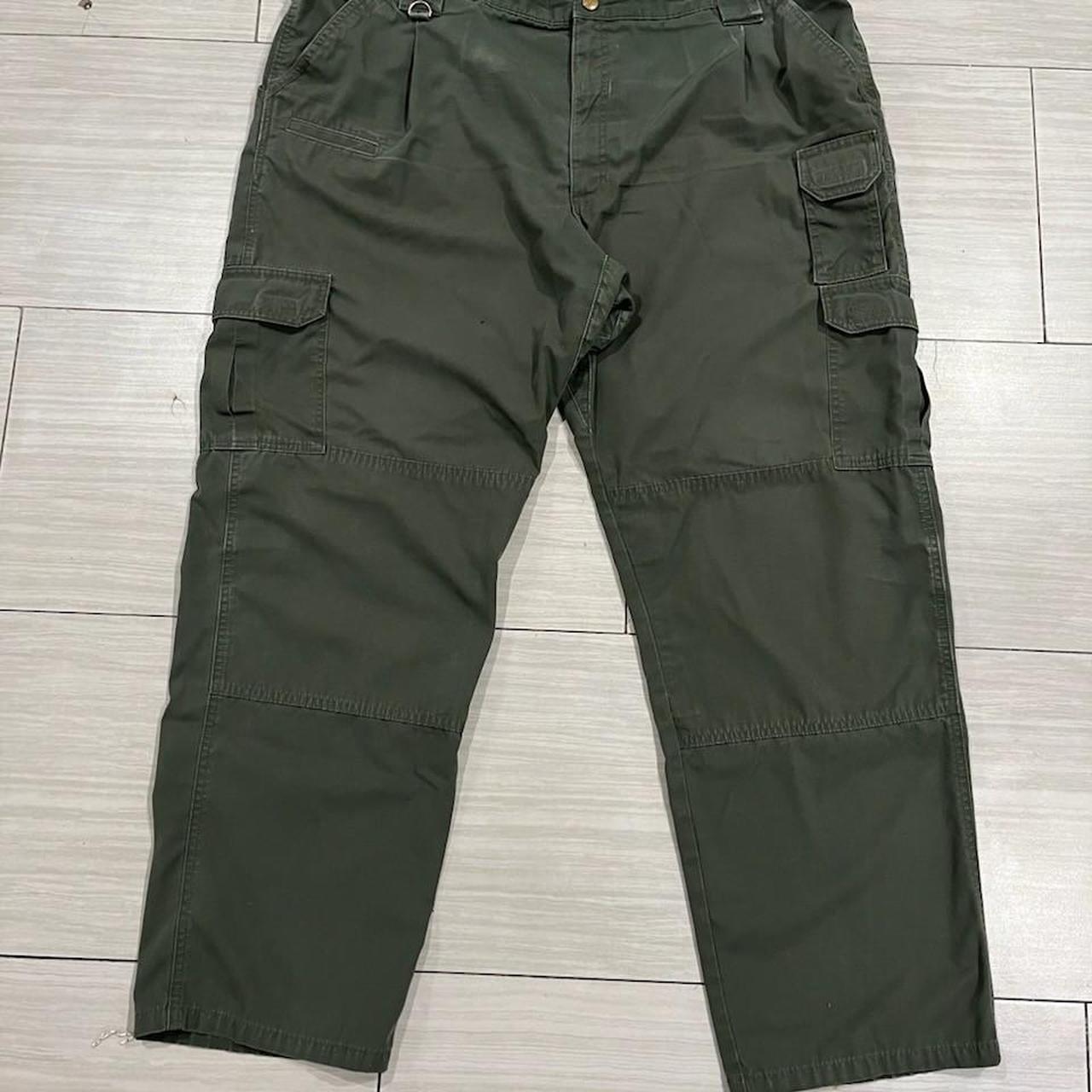 Green military pants - Depop