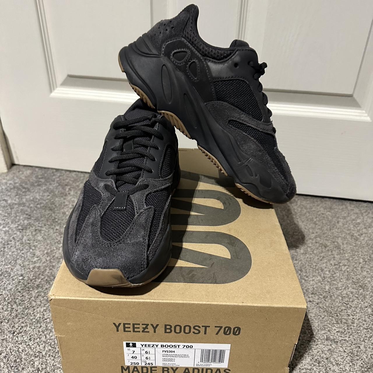 yeezy 700 utility black fake