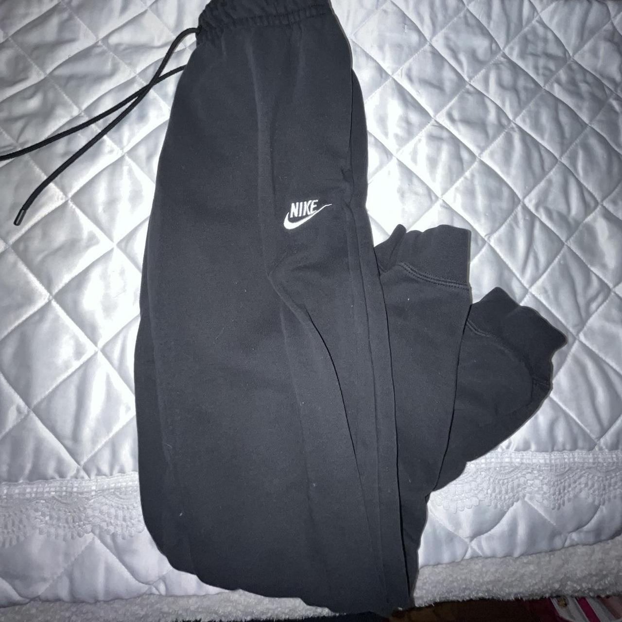 Nike hot sale joggers small