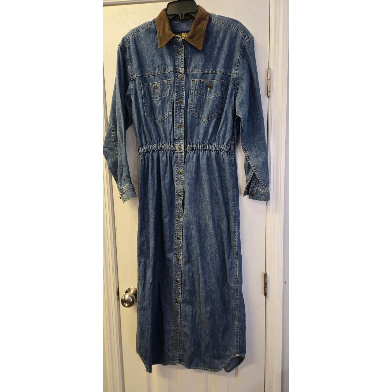 item listed by roxyresell