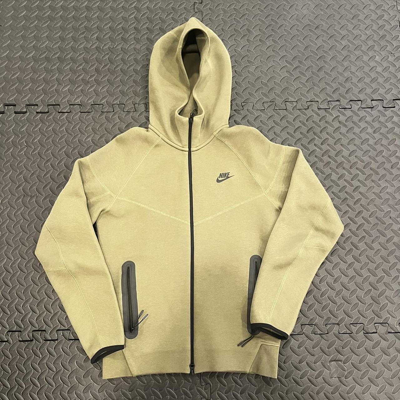 Nike Tech jacket barely worn Depop
