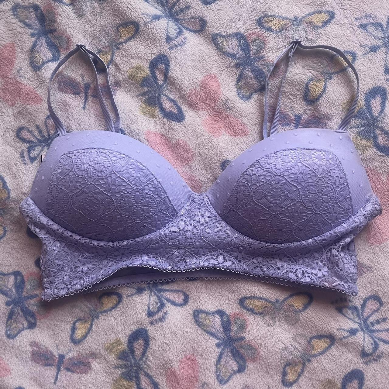 item listed by ang3lpr1ncesss